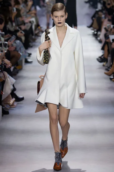 Look 35